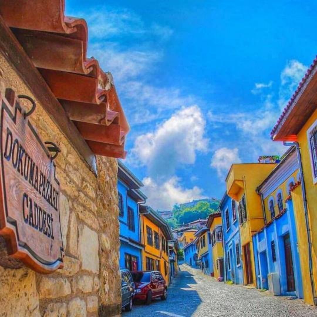  ISPARTA GÜL BAHÇELERİ – SALDA GÖLÜ - HİERAPOLİS ANTİK KENTİ –  PAMUKKALE TRAVERTENLER - SERİNHİSAR LEBLEBİ ALIŞVERİŞİ - BULDAN DOKUMACILAR SOKAĞI ALIŞVERİŞ VE ESKİ KONAKLAR TURU